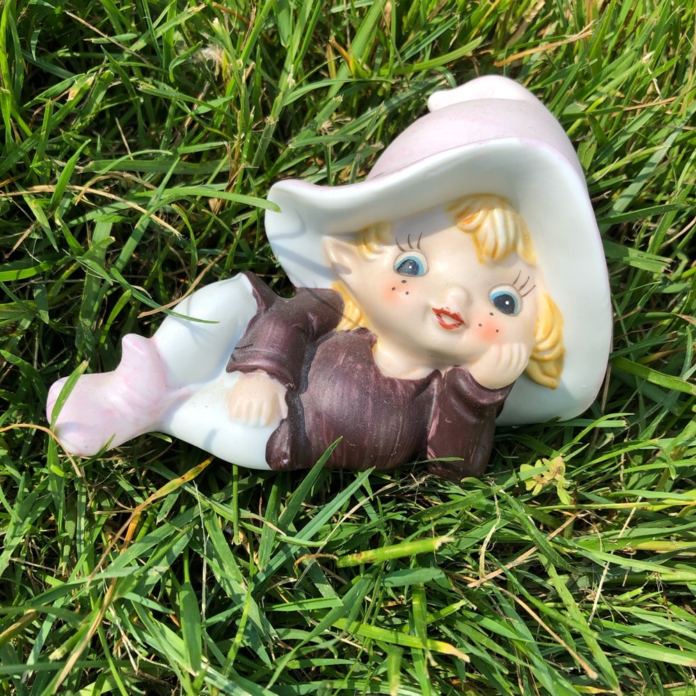 Homeco elf figurine